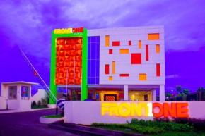 Front One Hotel Purwodadi